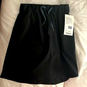 Lululemon On the Fly skirt NWT